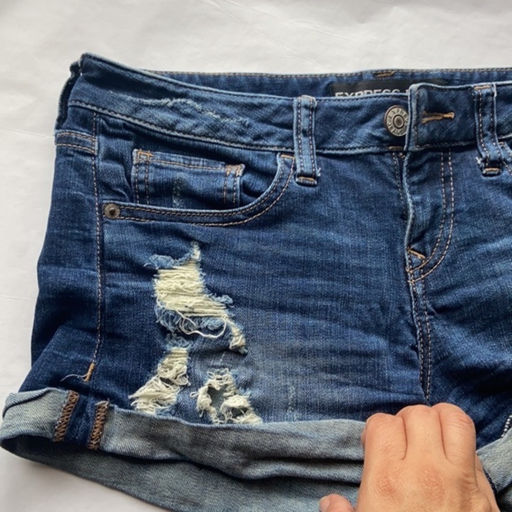 Express Jeans Distressed Short - Picture 7 of 8